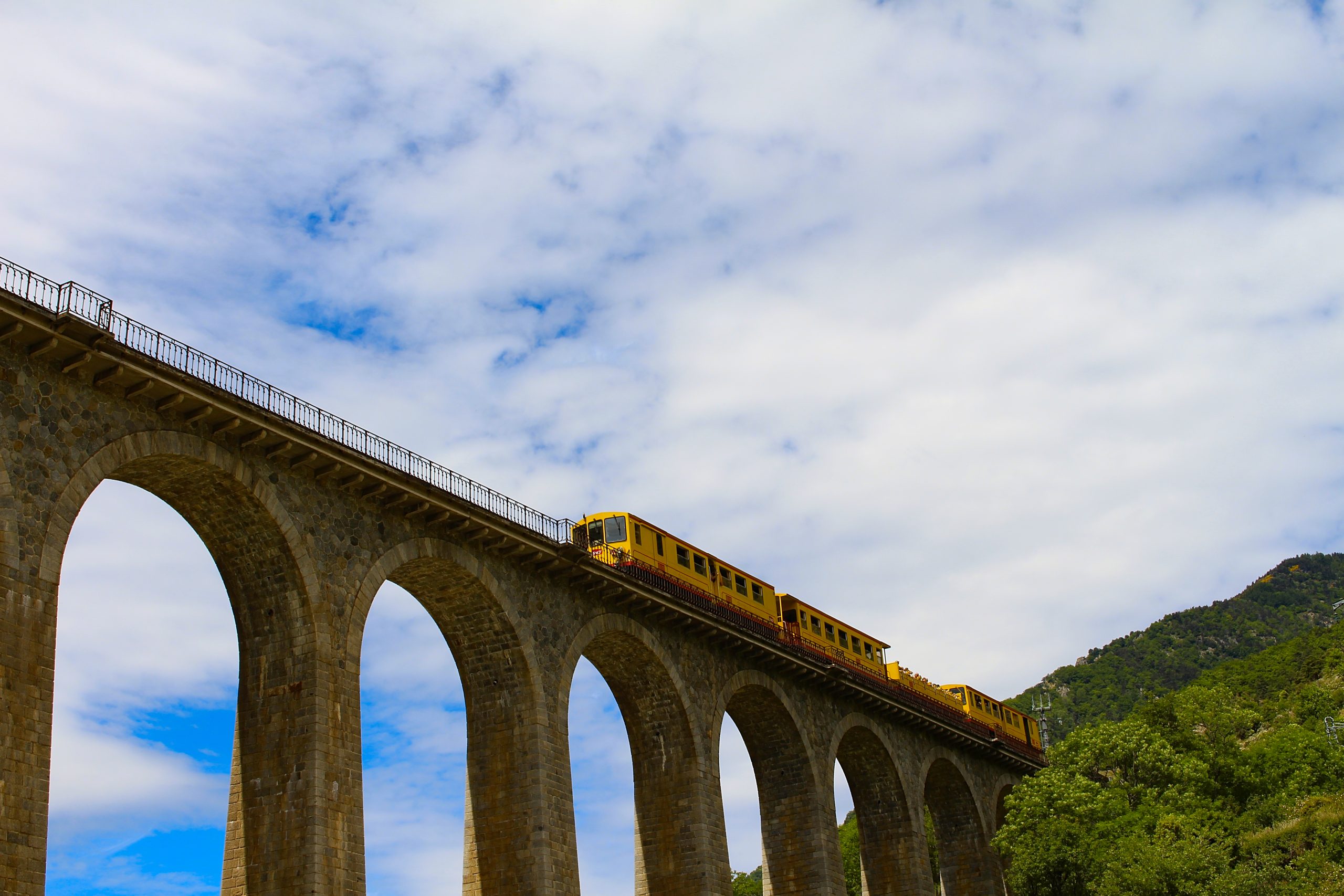 Train jaune région conflent